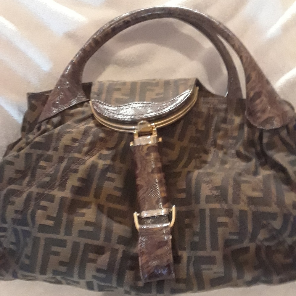 NWOT AUTHENTIC Fendi